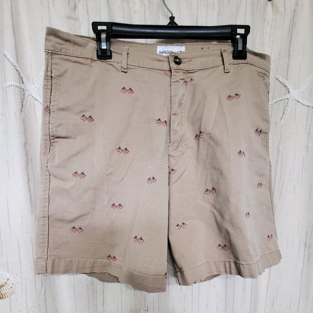 SADDLEBRED MENS SHORTS WITH CROSSED FLAG PRINT